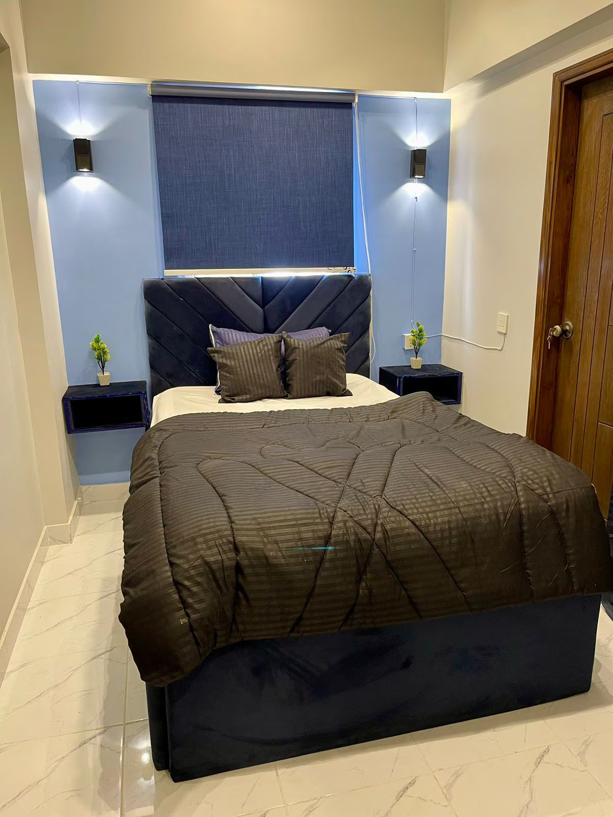 Chic 2 BR Apartment With Sea View Roof Top in DHA photo 32