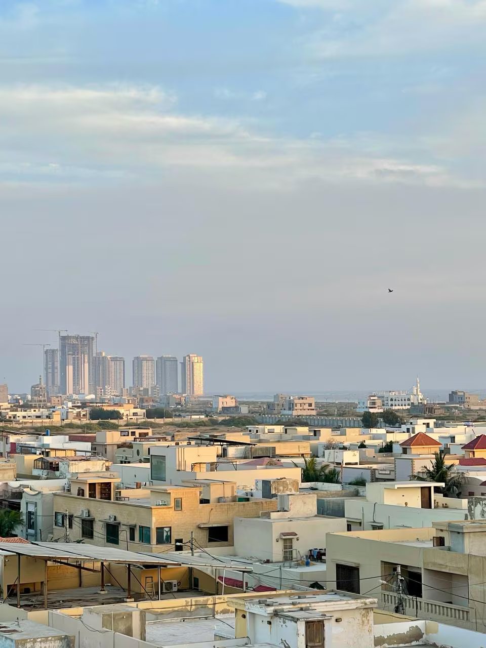 Chic 2 BR Apartment With Sea View Roof Top in DHA photo 34