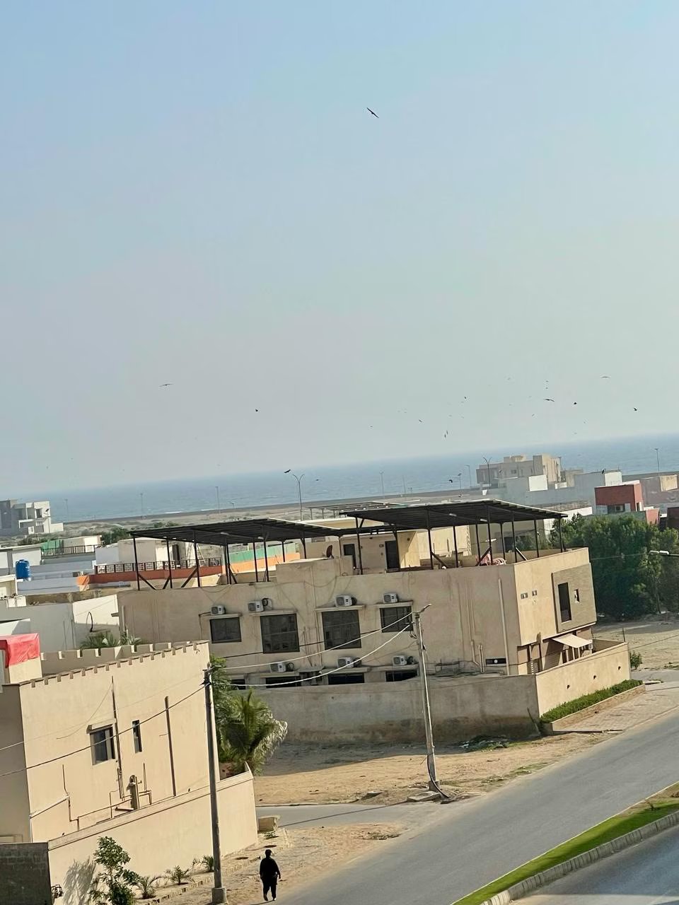 Chic 2 BR Apartment With Sea View Roof Top in DHA photo 35