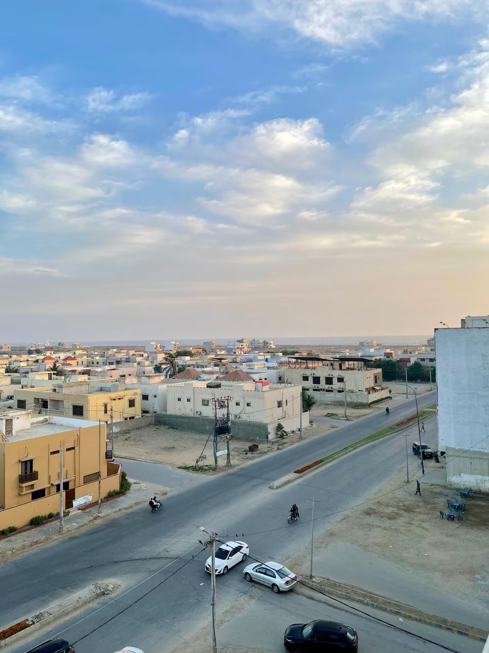 Chic 2 BR Apartment With Sea View Roof Top in DHA photo 39