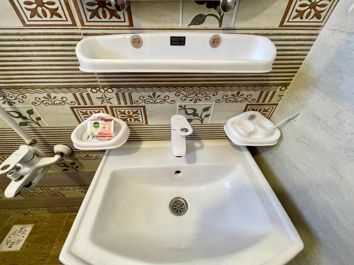 Chic 2 BR Apartment With Sea View Roof Top in DHA photo 50