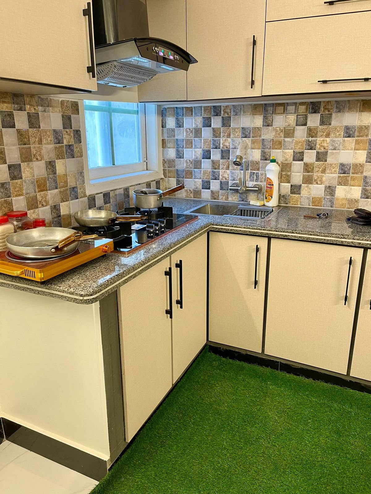 Cool & Cozy 1-Bedroom Apt DHA | Lounge & Kitchen - Full kitchen image 5
