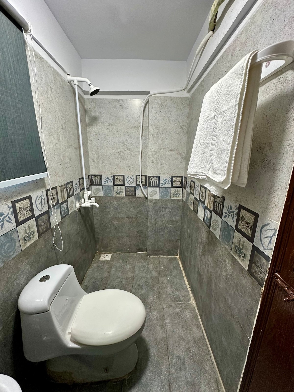 Designer 2BR Apartment in DHA With TV & AC - Full bathroom 1 image 3
