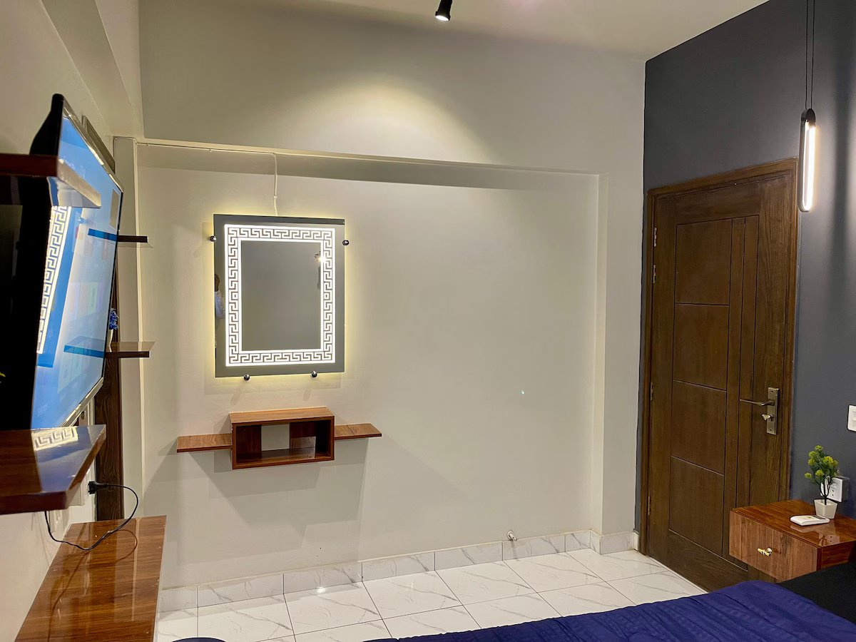 Luxury Pair: 1st-Floor Exclusive Apartments photo 31