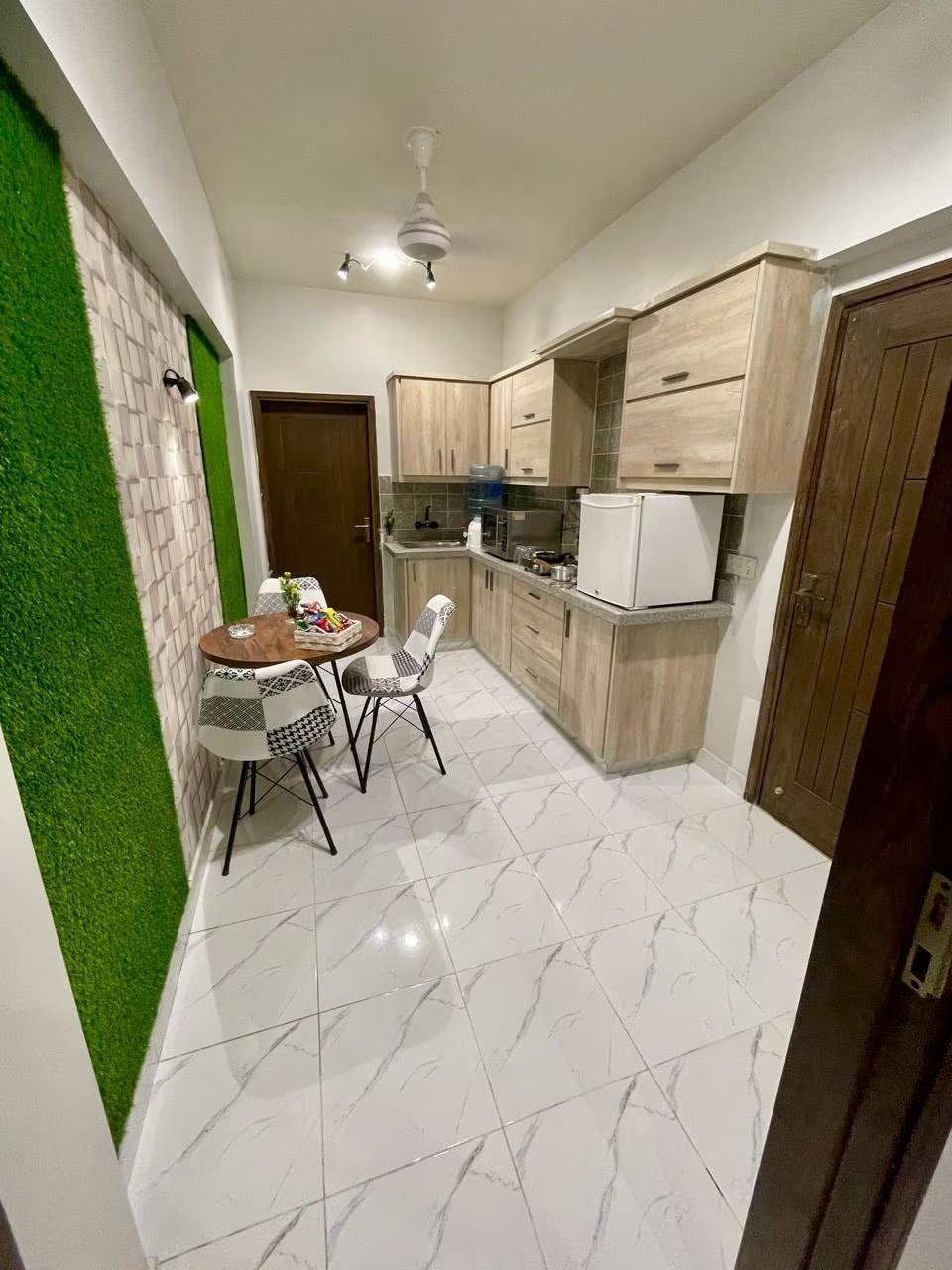 Modern-2BR Apt| Rooftop | Stunning SeaView| DHA photo 20