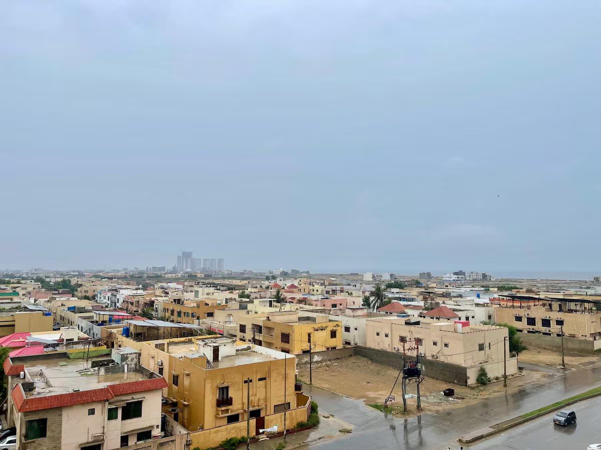 Modern-2BR Apt| Rooftop | Stunning SeaView| DHA photo 56