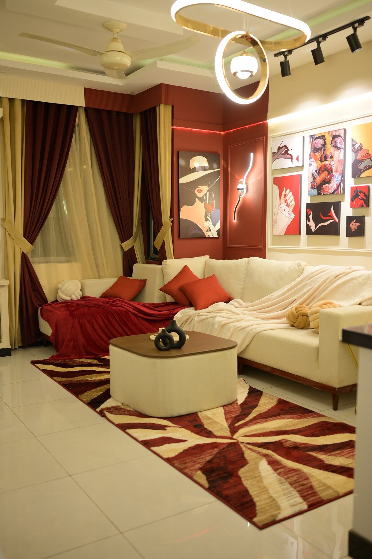 PannaCotta | Premium 2BHK | DHA Phase 7 Jami - Living room image 3
