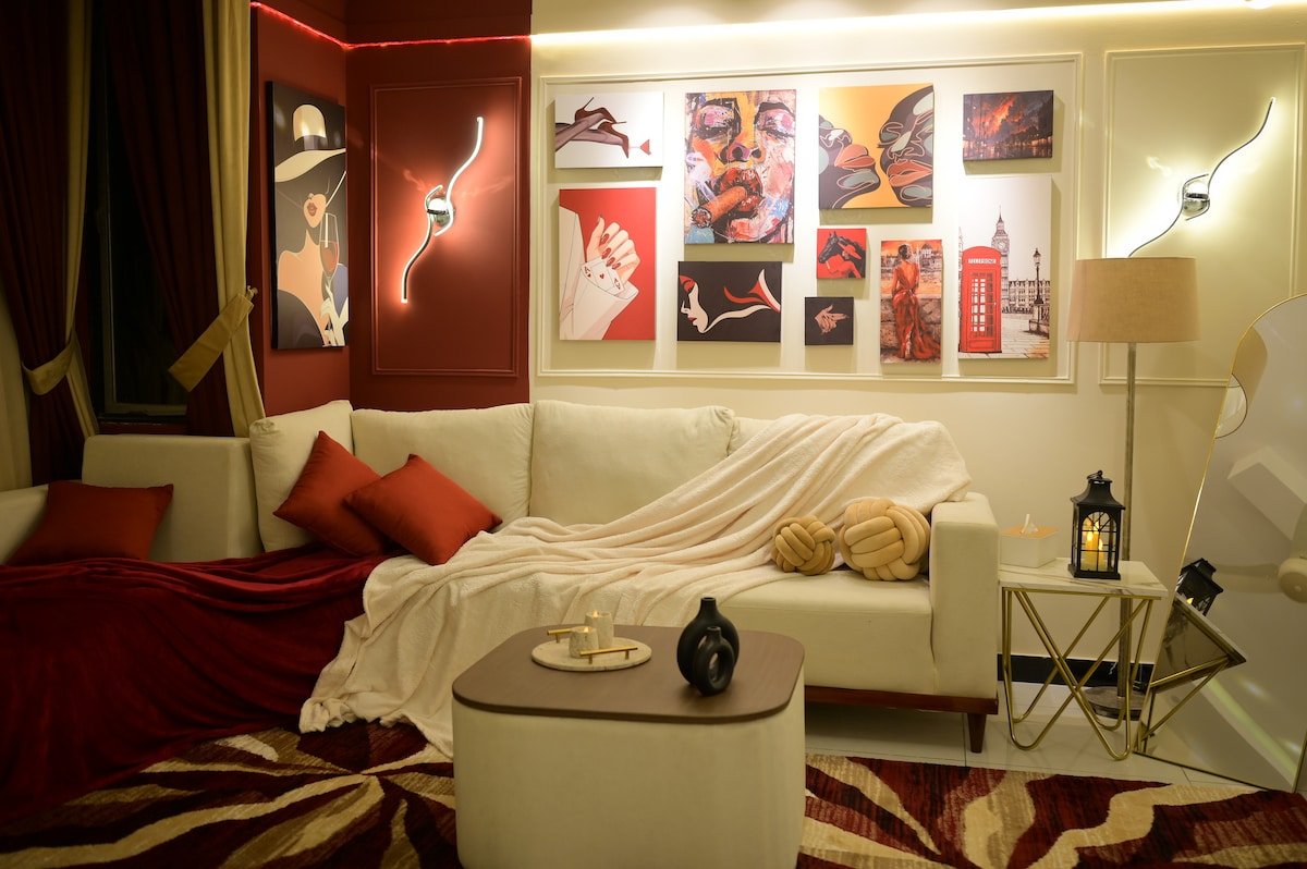 PannaCotta | Premium 2BHK | DHA Phase 7 Jami - Living room image 5