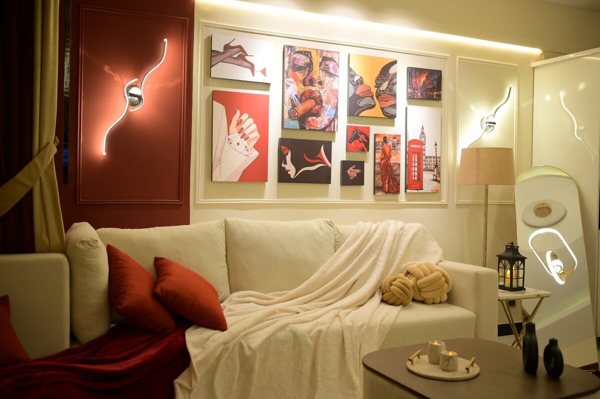 PannaCotta | Premium 2BHK | DHA Phase 7 Jami - Living room image 6