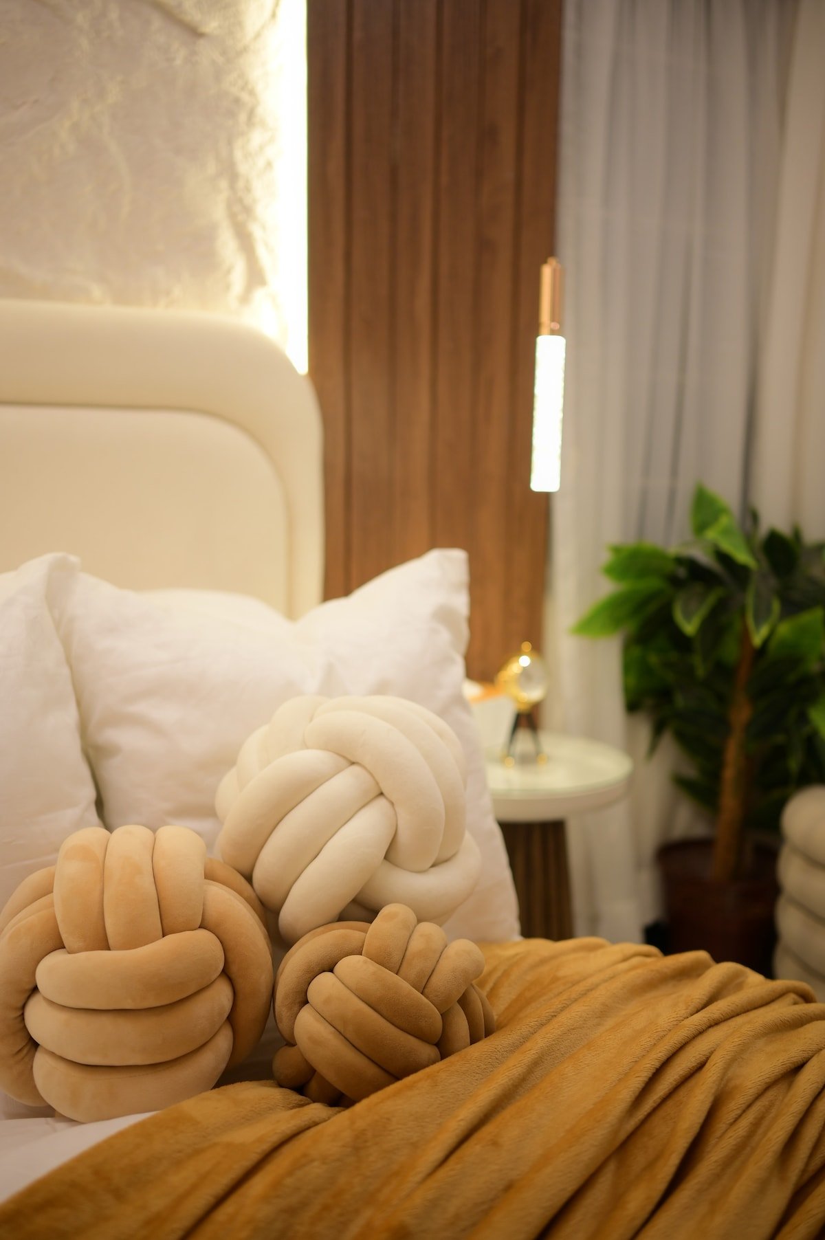 PannaCotta | Premium 2BHK | DHA Phase 7 Jami - Bedroom 1 image 5