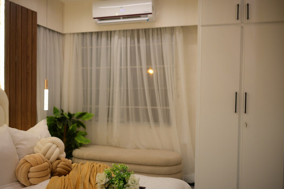 PannaCotta | Premium 2BHK | DHA Phase 7 Jami - Bedroom 1 image 7