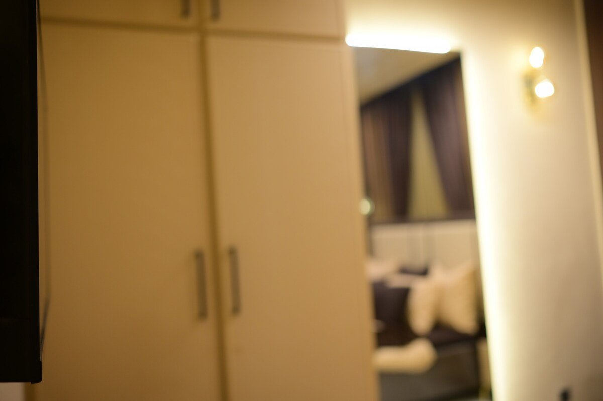 PannaCotta | Premium 2BHK | DHA Phase 7 Jami - Bedroom 2 image 7