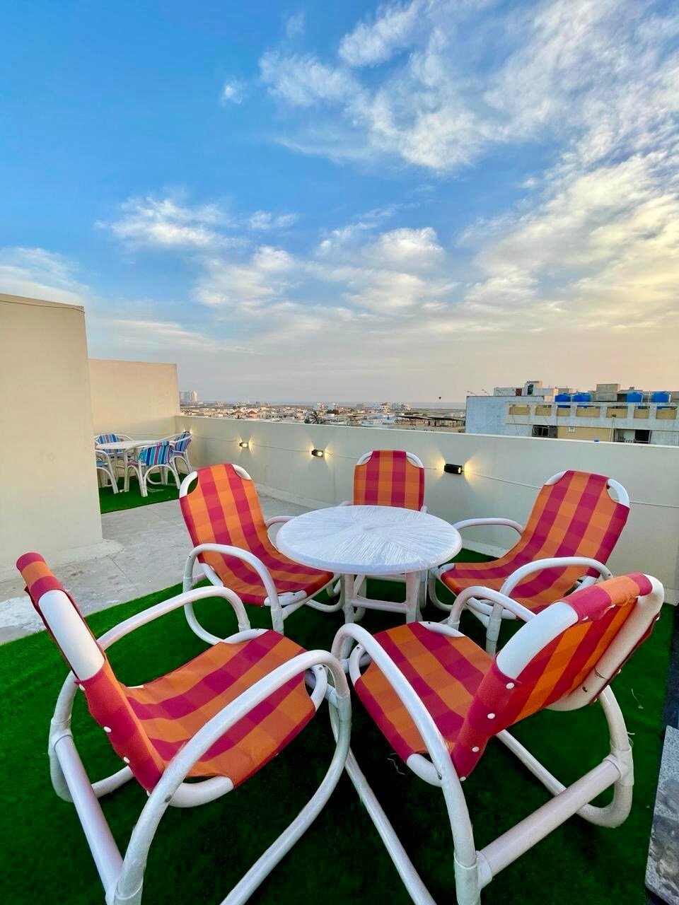 Private Modern 2BR Apartment | Seaview Rooftop photo 4